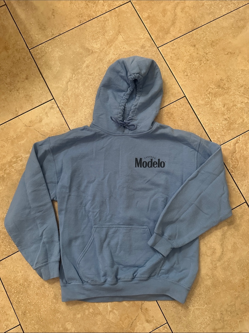 Modelo Hoodie